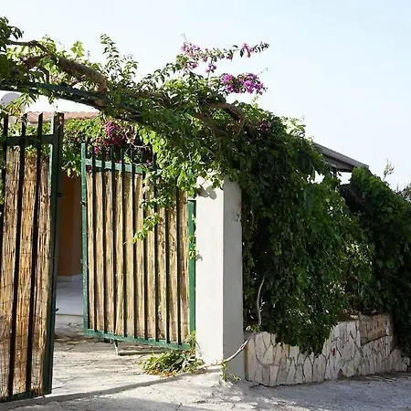 Pupa Villa